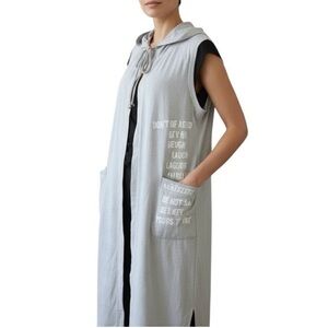 Sleeveless Hooded Long Vest in Light Gray